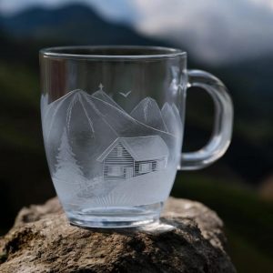 Glastasse mit "Berge"