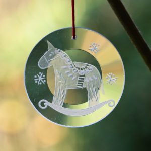 Glasanhänger "Schaukelpferd" rund