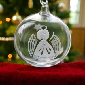 Glaskugel mit modernem Engel